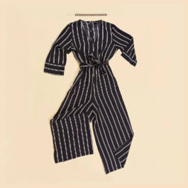 Kleidung drunter einer vollverschleierten Frau in Deutschland aus dem Projekt Munaqabba von Selina Pfrüner