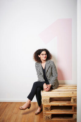 Tina Müller im Foyer von Douglas, Düsseldorf 2021